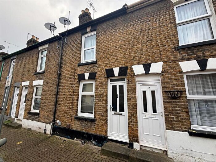 2 Bedroom Terraced House To Rent In Randolph Road, Gillingham, ME7