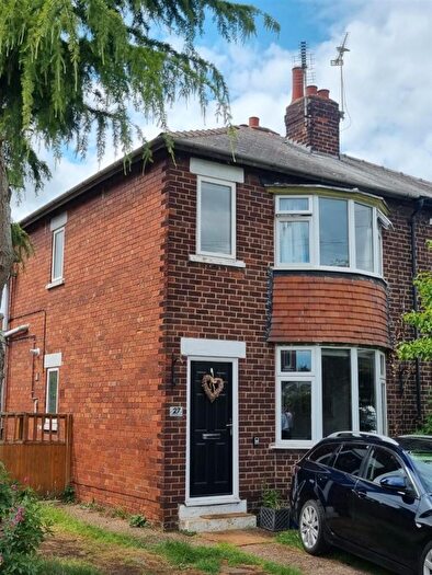 3 Bedroom Semi Detached House To Rent In Thorntondale Road, Doncaster, DN5