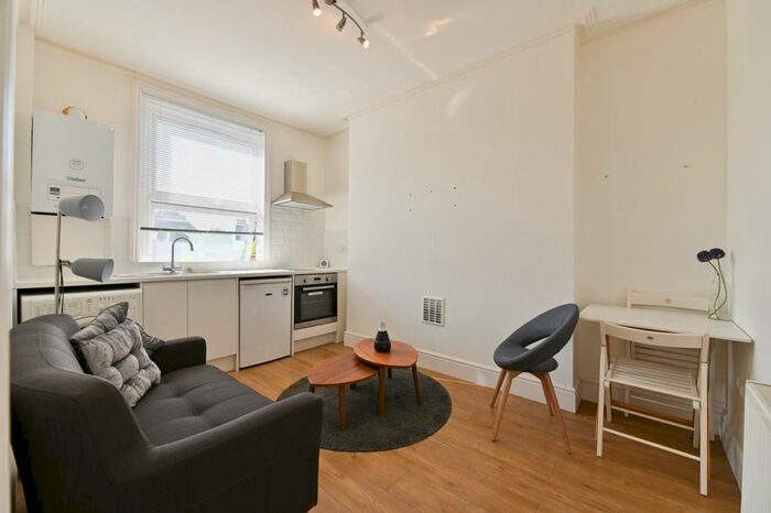 1 Bedroom Apartment To Rent In Hornsey Road, London, N19