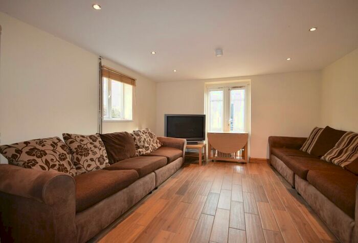 9 Bedroom House To Rent In Wyeverne Road, Cathays, CF24
