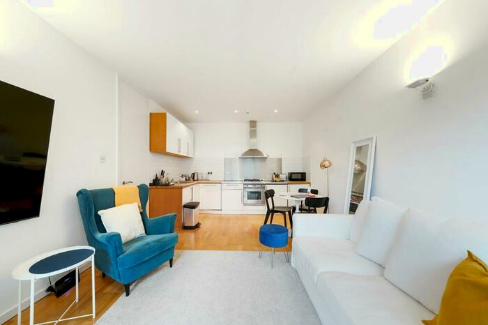 1 Bedroom Apartment To Rent In Dallington Square, EC1V