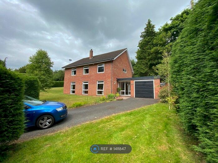 4 Bedroom Detached House To Rent In Wolverley Village, Wolverley, Kidderminster, DY11
