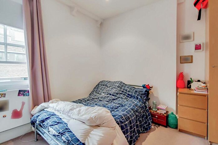 2 Bedroom Flat To Rent In Ashby Street, Islington, London, EC1V