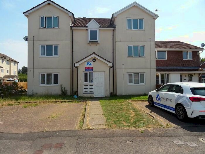 2 Bedroom Flat To Rent In Bishop Hannon Drive, Fariwater, Cardiff., CF5