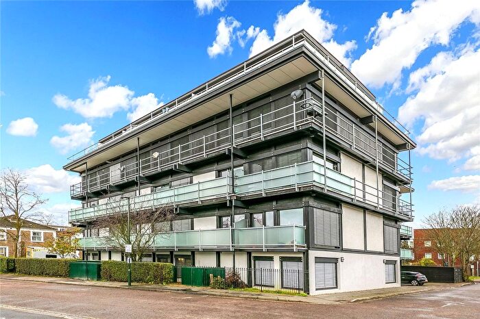 2 Bedroom Flat To Rent In Victoria Villas, Richmond, TW9