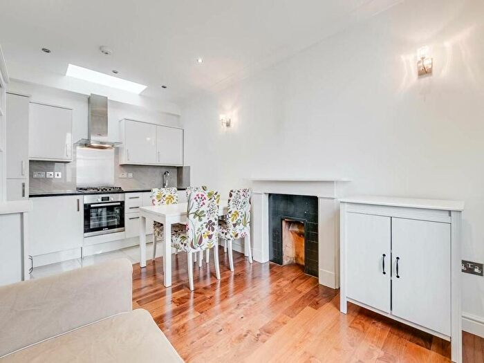 2 Bedroom Flat To Rent In Park Road, Marylebone, London, NW1