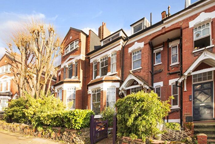 1 Bedroom Flat To Rent In Church Crescent, Muswell Hill, N10