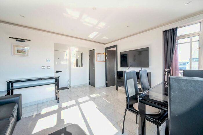 1 Bedroom Flat To Rent In University Street, Bloomsbury, London, WC1E