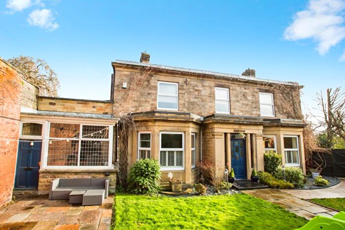 3 Bedroom Detached House For Sale In Dewsbury Road, Cleckheaton, West Yorkshire, BD19