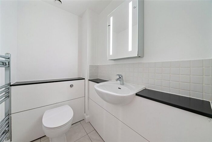 1 Bedroom Flat For Sale In Manor Gardens, London, N7