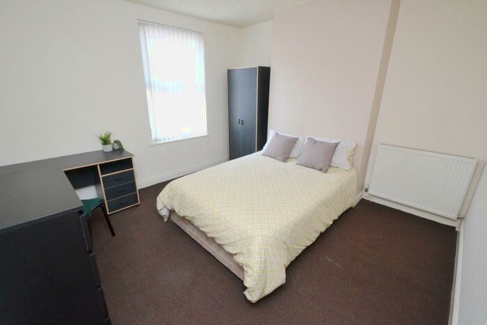 3 Bedroom Semi-Detached House To Rent In Turney Street, Nottingham, NG2