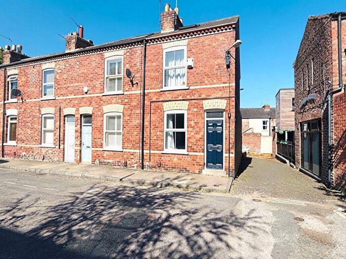 2 Bedroom End Terrace House For Sale In Prospect Terrace, York, YO1