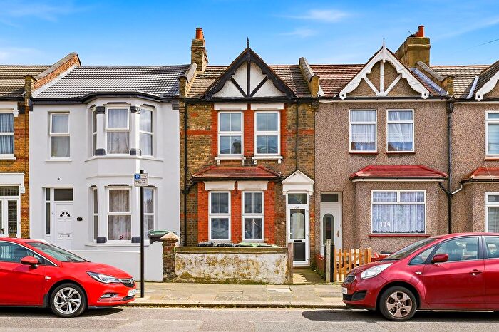 3 Bedroom Terraced House For Sale In Eldon Road, Wood Green, London, N22