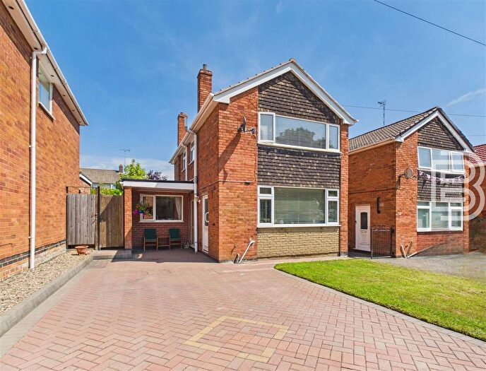 3 Bedroom Detached House For Sale In Lawford Lane, Rugby, CV22