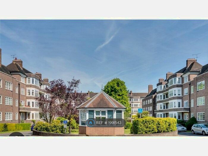 3 Bedroom Flat To Rent In Putney Heath, London, SW15