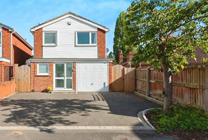 3 Bedroom Detached House For Sale In Overton Close, Birmingham, B28