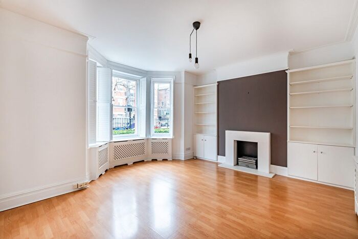 2 Bedroom Flat For Sale In Wymering Road, London, W9