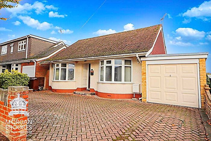 3 Bedroom Bungalow For Sale In Watlington Road, South Benfleet, SS7
