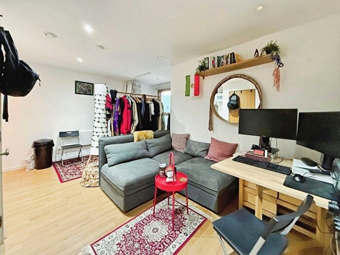 Studio To Rent In Gateway East, Marsh Lane, Leeds, LS9