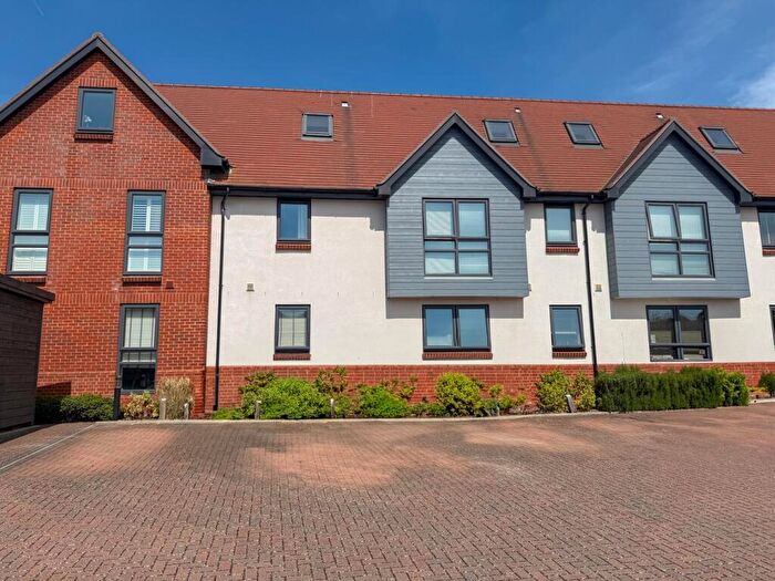 2 Bedroom Apartment For Sale In Francis Close, Thatcham, RG18