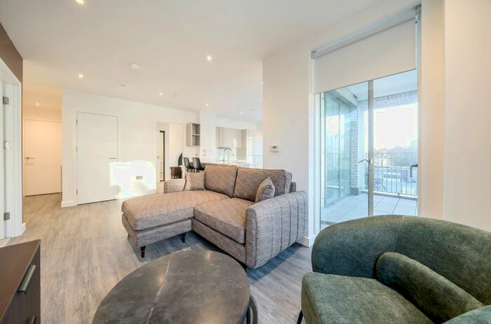 2 Bedroom Flat To Rent In Thurlow Street, London, SE17