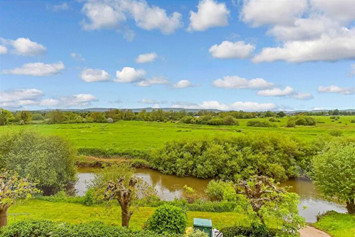 1 Bedroom Flat For Sale In Station Road, Pulborough, West Sussex, RH20