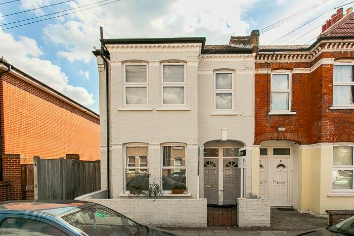 2 Bedroom Flat To Rent In Leverson Street, London, SW16