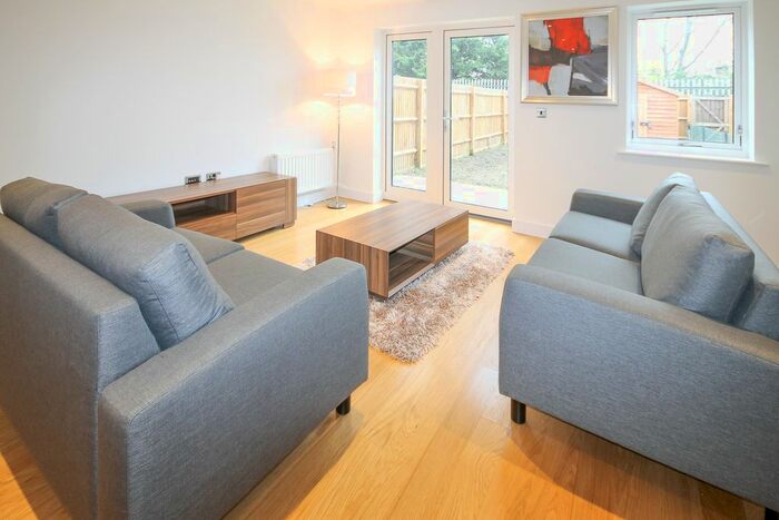 4 Bedroom Semi-Detached House To Rent In Fairthorn Road, London, SE7