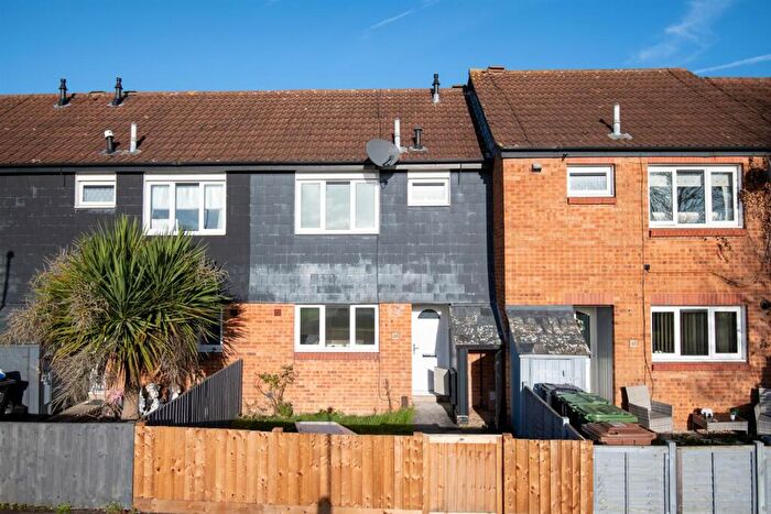 3 Bedroom House To Rent In Owen Close, Wellingborough, NN8