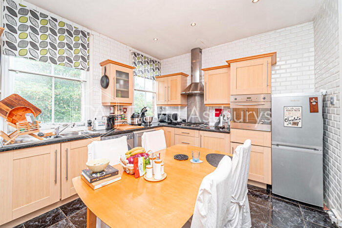 2 Bedroom Flat To Rent In Birkbeck Mansions, Birkbeck Road, London, N8