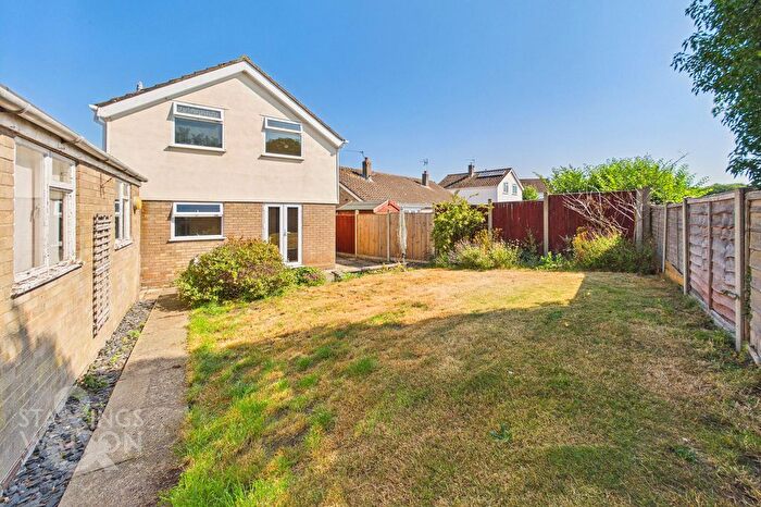 3 Bedroom Detached House For Sale In Links Close, Thurlton, Norwich, NR14