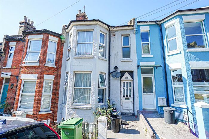 4 Bedroom Terraced House For Sale In Emmanuel Road, Hastings, TN34