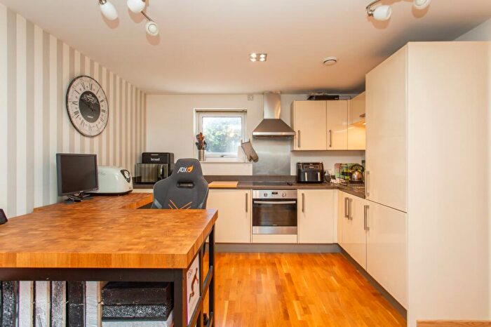 2 Bedroom Flat For Sale In Belon Drive, Whitstable, Kent, CT5