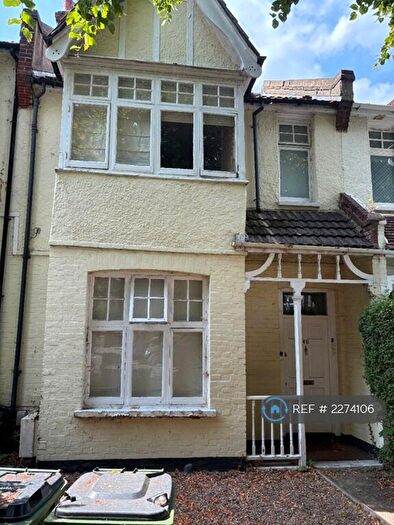 2 Bedroom Flat To Rent In Blackheath, London, SE3