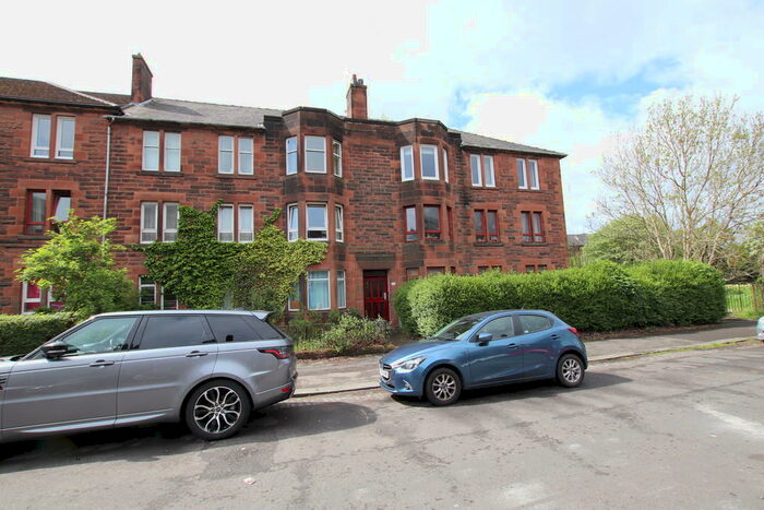3 Bedroom Apartment To Rent In Glencoe Street, Anniesland, G13