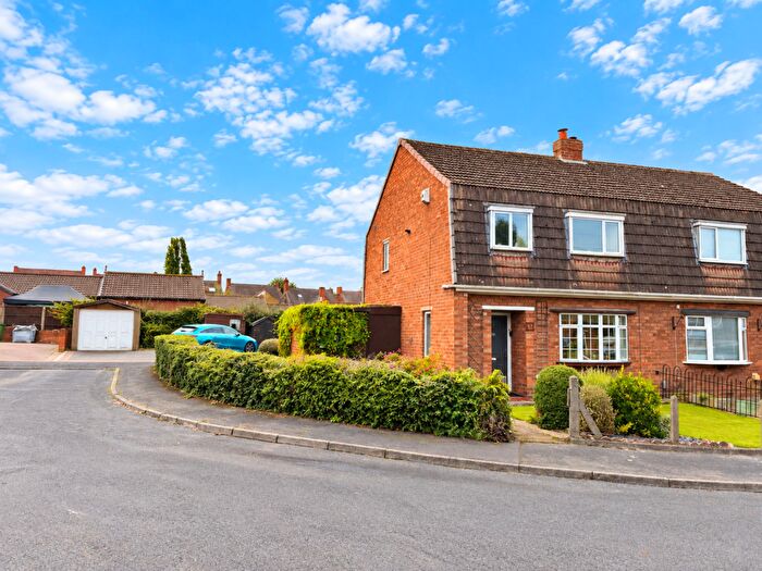 3 Bedroom Semi-Detached House For Sale In Macgregor Crescent, Tamworth, B77