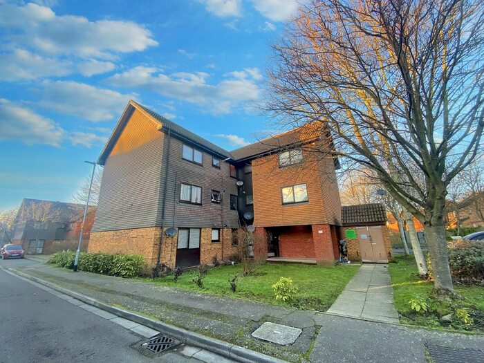 1 Bedroom Studio To Rent In Ryeland Close, West Drayton, Middlesex, UB7