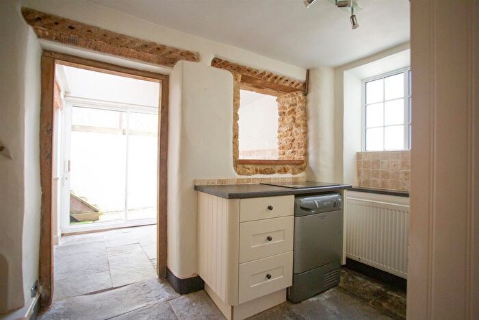 1 Bedroom Property To Rent In South Street, Hinton St. George, TA17
