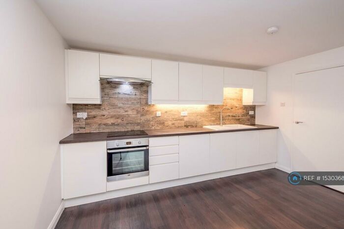 2 Bedroom Flat To Rent In Dumfries Street, Luton, LU1