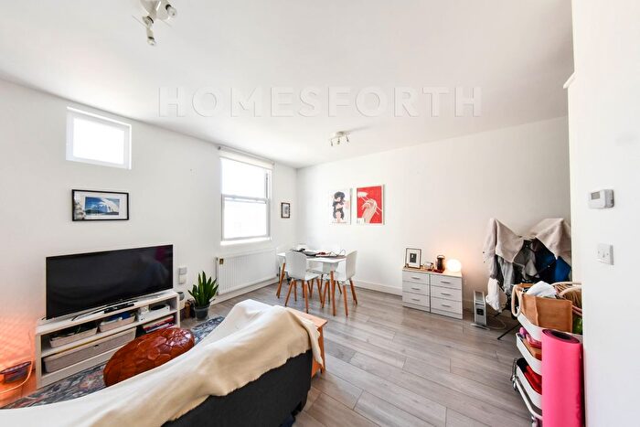 1 Bedroom Flat To Rent In Loveridge Mews, Kilburn, NW6