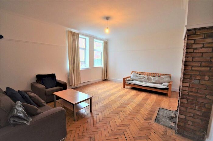 1 Bedroom Flat To Rent In Vivian Avenue, London, NW4