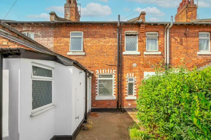 3 Bedroom Cottage To Rent In Brent Terrace, Temple Fortune, London, NW2