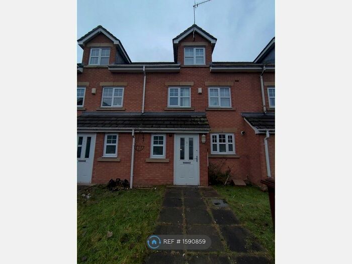 4 Bedroom Terraced House To Rent In Stephen Oake Close, Manchester, M8