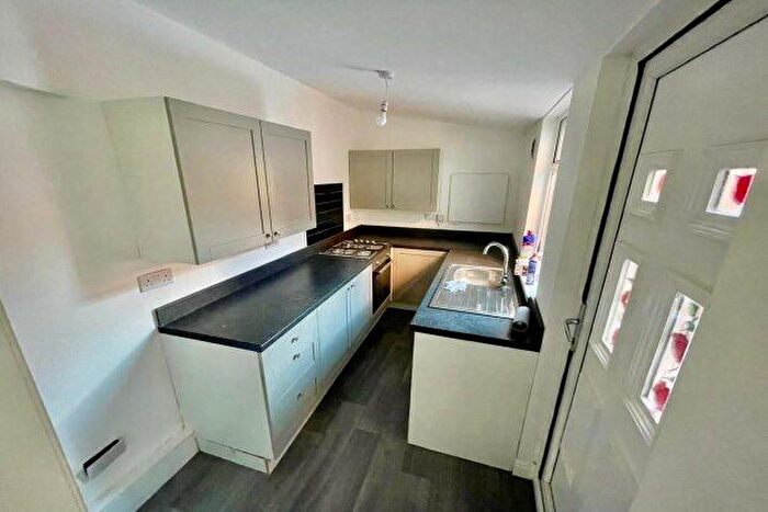 3 Bedroom Property To Rent In Victoria Avenue, Leeds, LS9