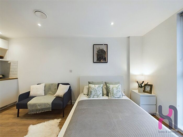 1 Bedroom Flat To Rent In Cheltenham Place, Frederick Road, Salford, M6
