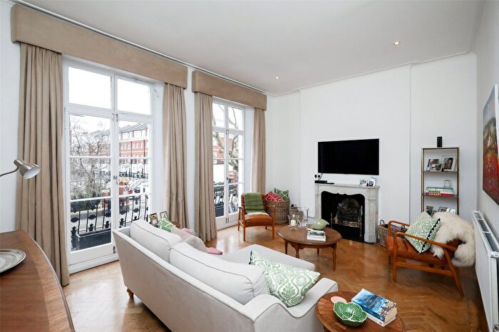3 Bedroom Flat To Rent In Marloes Road, Kensington, W8