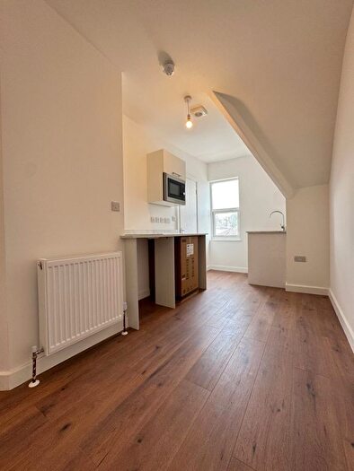 1 Bedroom Studio To Rent In Beulah Road, Thornton Heath, CR7