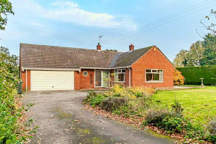 3 Bedroom Detached Bungalow For Sale In York Road, Skipwith, Selby YO8