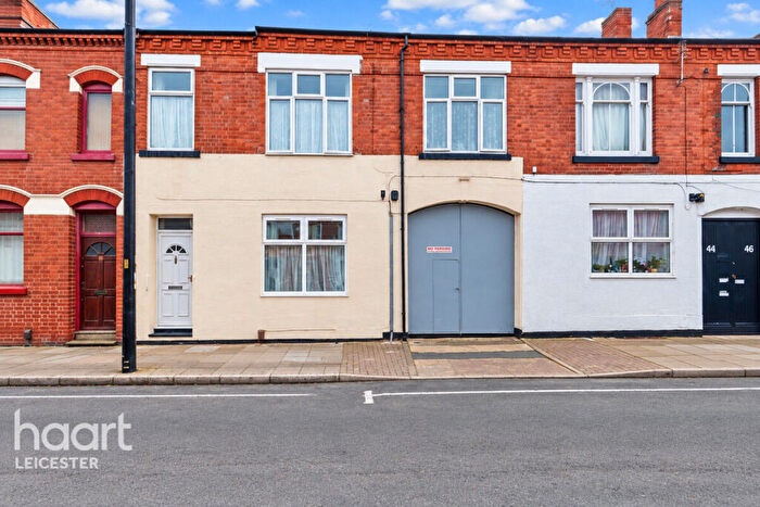 5 Bedroom Terraced House For Sale In Beatrice Road, Leicester, LE3