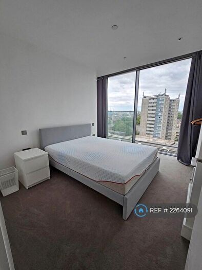 2 Bedroom Flat To Rent In Carrara Tower, London, EC1V